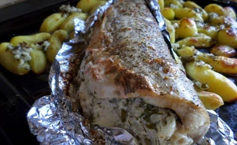 A tasty lunch option for pancreatitis is pike perch baked in foil
